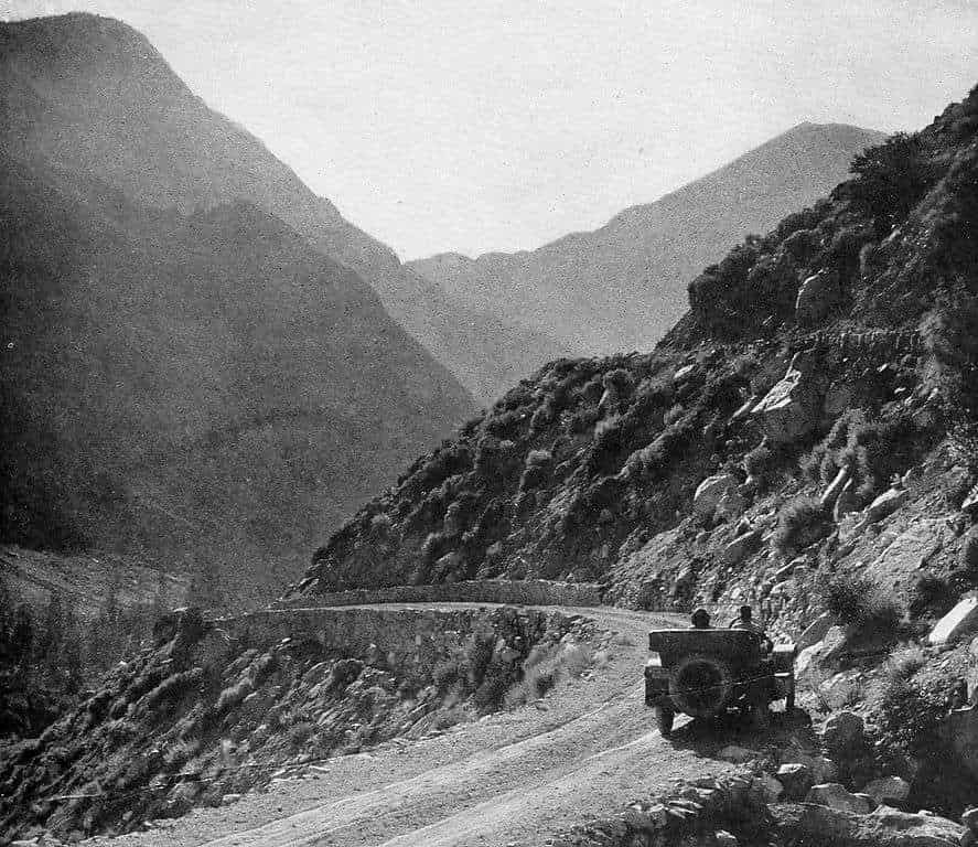 Tioga Road en 1921 foto de Robert Sterling