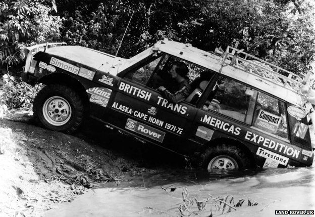 Land Rover en la Darien Gap expedition a la salida de un río